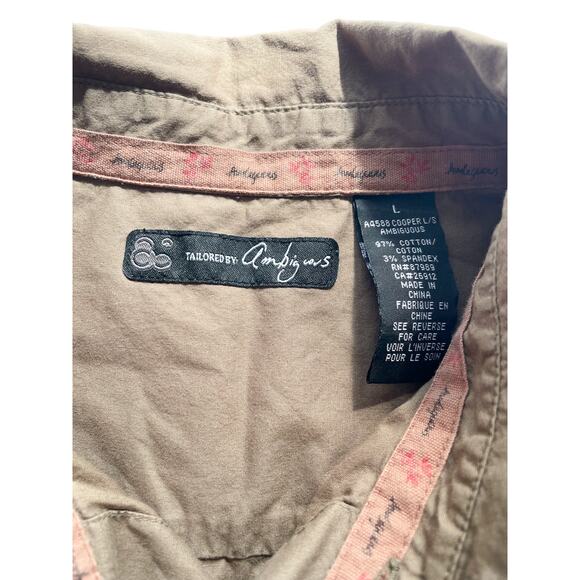 Men's Ambiguous Camel Colored Button Down Casual Shirt Size Large - Picture 2 of 6